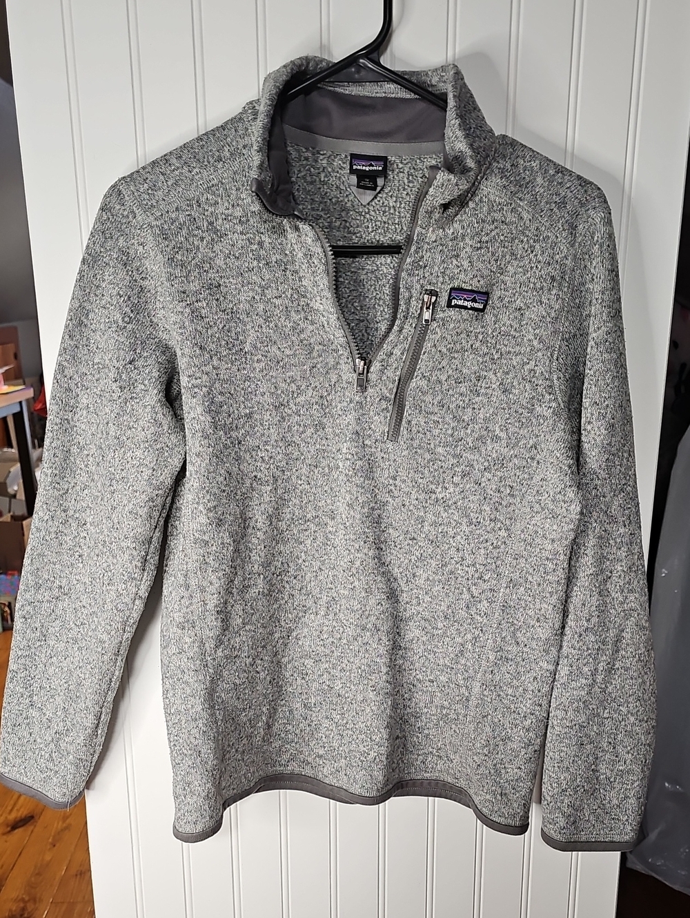 Patagonia Men’s Gray Heather Quarter-Zip Fleece Pullover